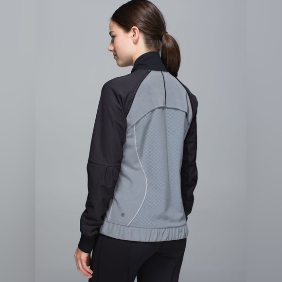Lululemon Bright Bomber Jacket - Reflective - Silver / Black - Size 4 - Picture 3 of 16